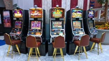 ciu toto Grand Slam sportsbook interface showing live football odds and casino tables